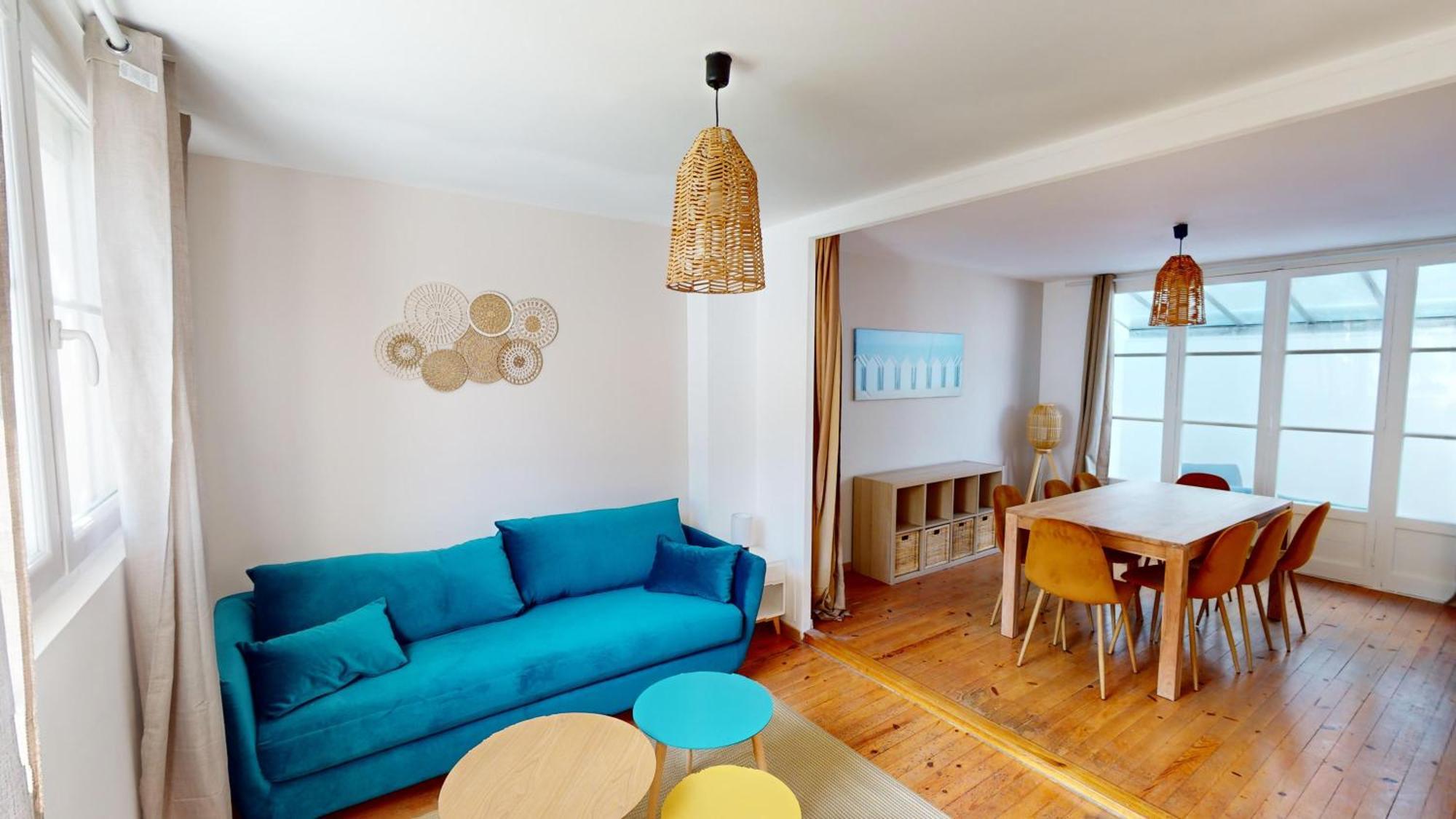 Hébergement de vacances Magnifique Maison Avec Jardin